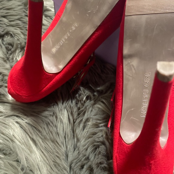 Red heels - Picture 5 of 7